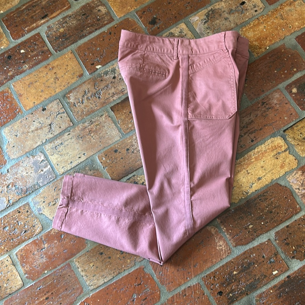 Old Navy Mid-Rise Pixie Chino Side-Stripe Utility Ankle Pants sz8 - Picture 9 of 10